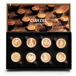 8 ceșcuțe de ciocolată și Cappucino